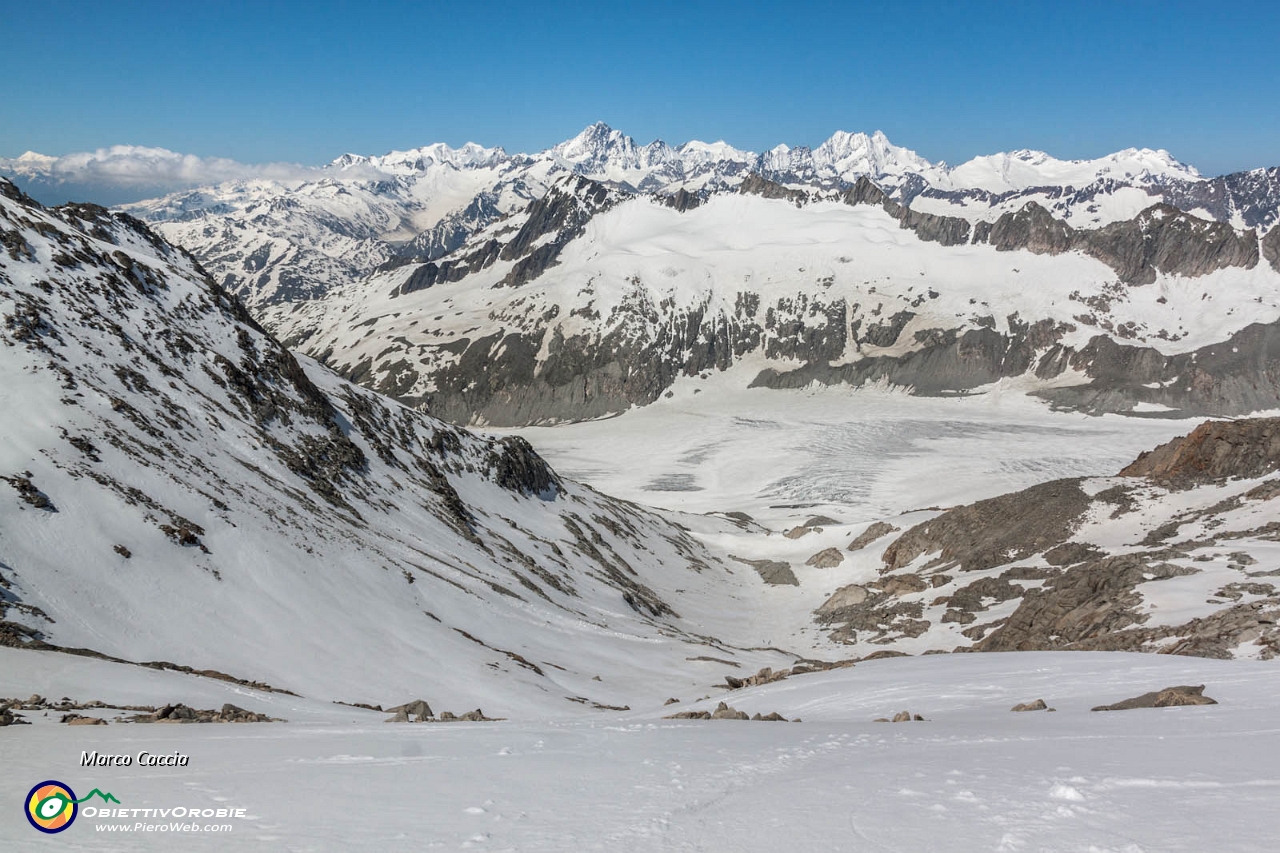 10_Vista sul ghiacciaio e sull'Oberland.JPG